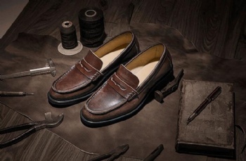 Comfortable Mens Leather Loafers , Mens Brown Leather Shoes Slip On Closure Type