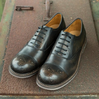 High quality hand made genuine leather shoes lace up men dress shoes black dress shoes men italianwholesale comfortable stylish new design high quality top fashion italian men casual shoeshandmade shoes new italy design men leather shoes & dress shoes2019