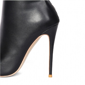 Women's knee-length boots